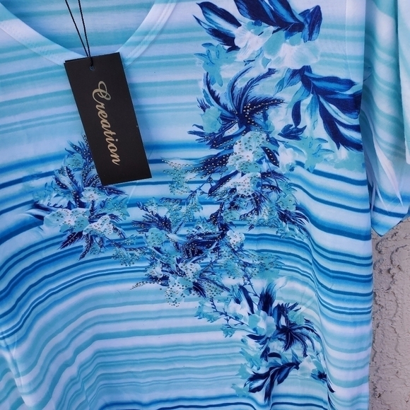 Creation Embellished Floral Design Vneck Short Sleeve Sz. XXL Top - Picture 2 of 10